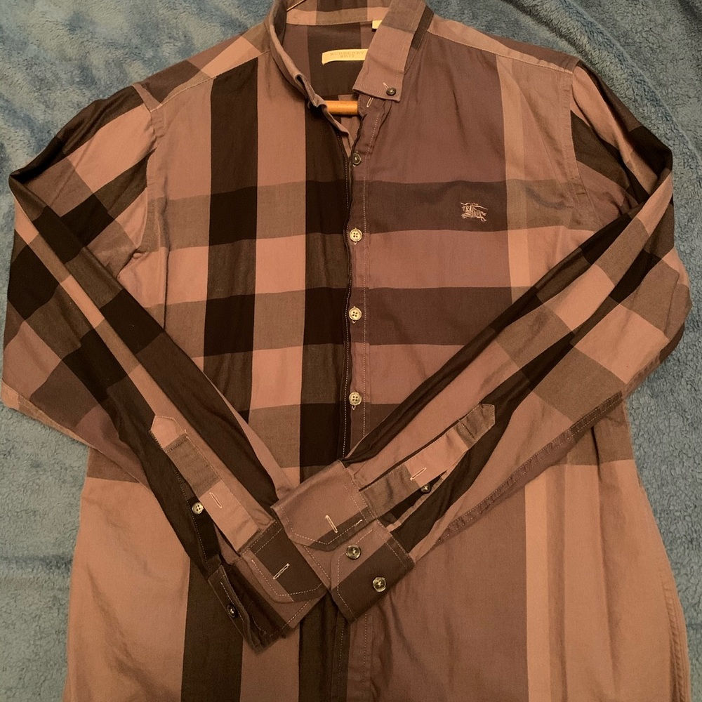 Burberry Long Sleeve Men's shirt. NON AUTHENTIC.
